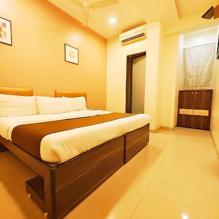 Hotel Amfahh - Andheri West Railway Station مومباي المظهر الخارجي الصورة
