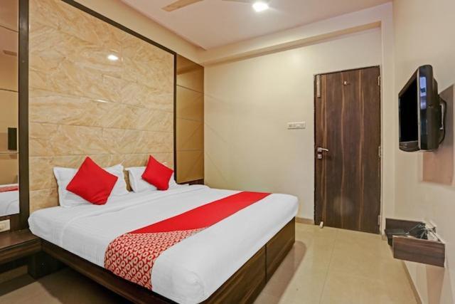 Hotel Amfahh - Andheri West Railway Station مومباي المظهر الخارجي الصورة