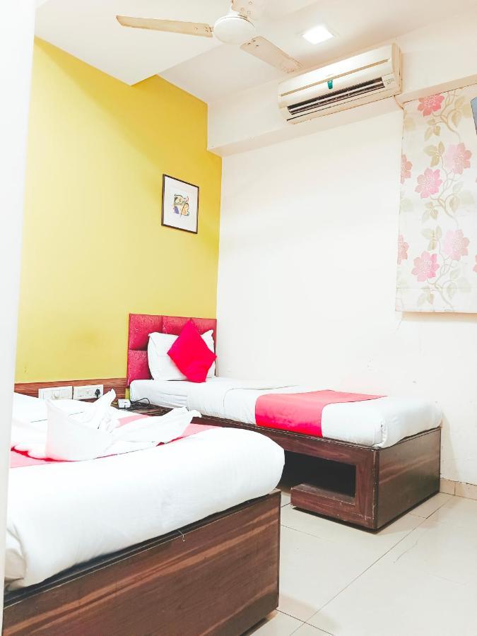 Hotel Amfahh - Andheri West Railway Station مومباي المظهر الخارجي الصورة