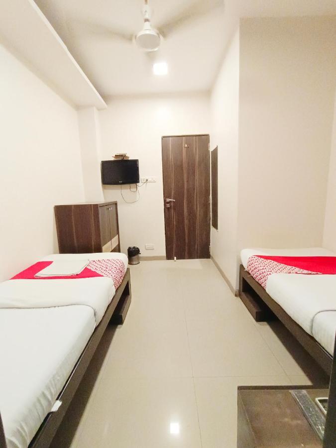 Hotel Amfahh - Andheri West Railway Station مومباي المظهر الخارجي الصورة