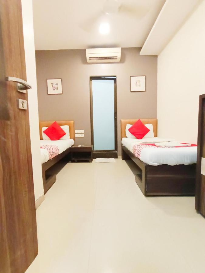 Hotel Amfahh - Andheri West Railway Station مومباي المظهر الخارجي الصورة
