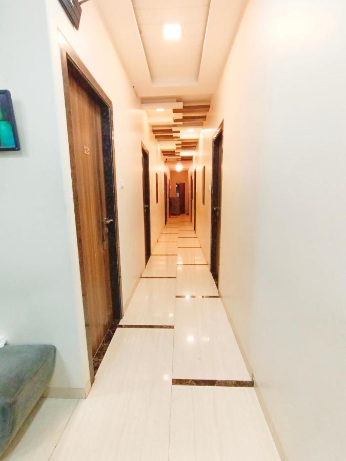Hotel Amfahh - Andheri West Railway Station مومباي المظهر الخارجي الصورة