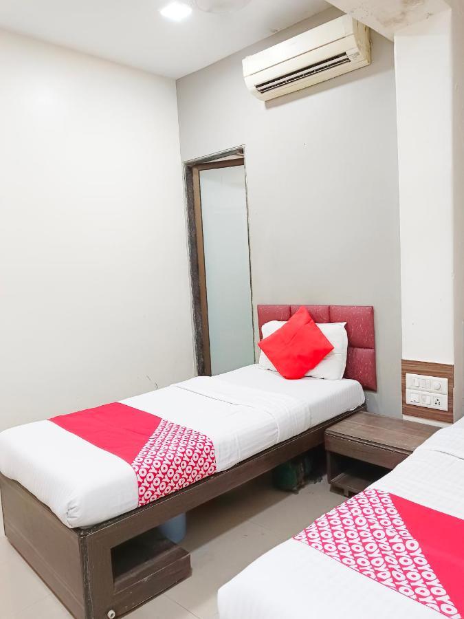 Hotel Amfahh - Andheri West Railway Station مومباي المظهر الخارجي الصورة
