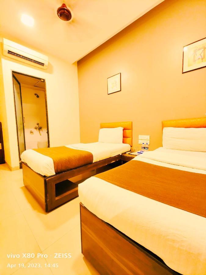 Hotel Amfahh - Andheri West Railway Station مومباي المظهر الخارجي الصورة