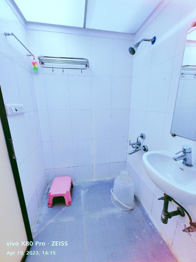 Hotel Amfahh - Andheri West Railway Station مومباي المظهر الخارجي الصورة