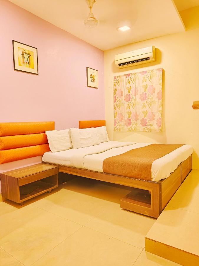 Hotel Amfahh - Andheri West Railway Station مومباي المظهر الخارجي الصورة