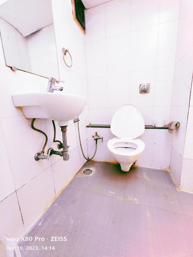 Hotel Amfahh - Andheri West Railway Station مومباي المظهر الخارجي الصورة