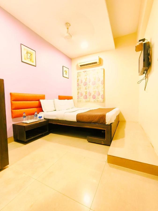 Hotel Amfahh - Andheri West Railway Station مومباي المظهر الخارجي الصورة