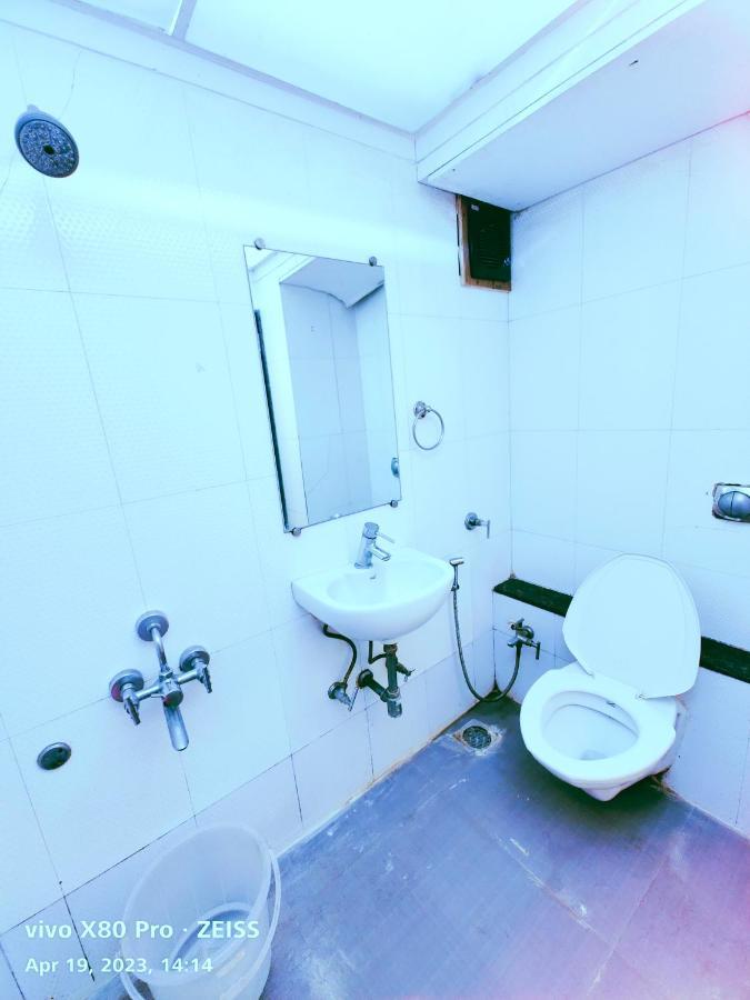Hotel Amfahh - Andheri West Railway Station مومباي المظهر الخارجي الصورة
